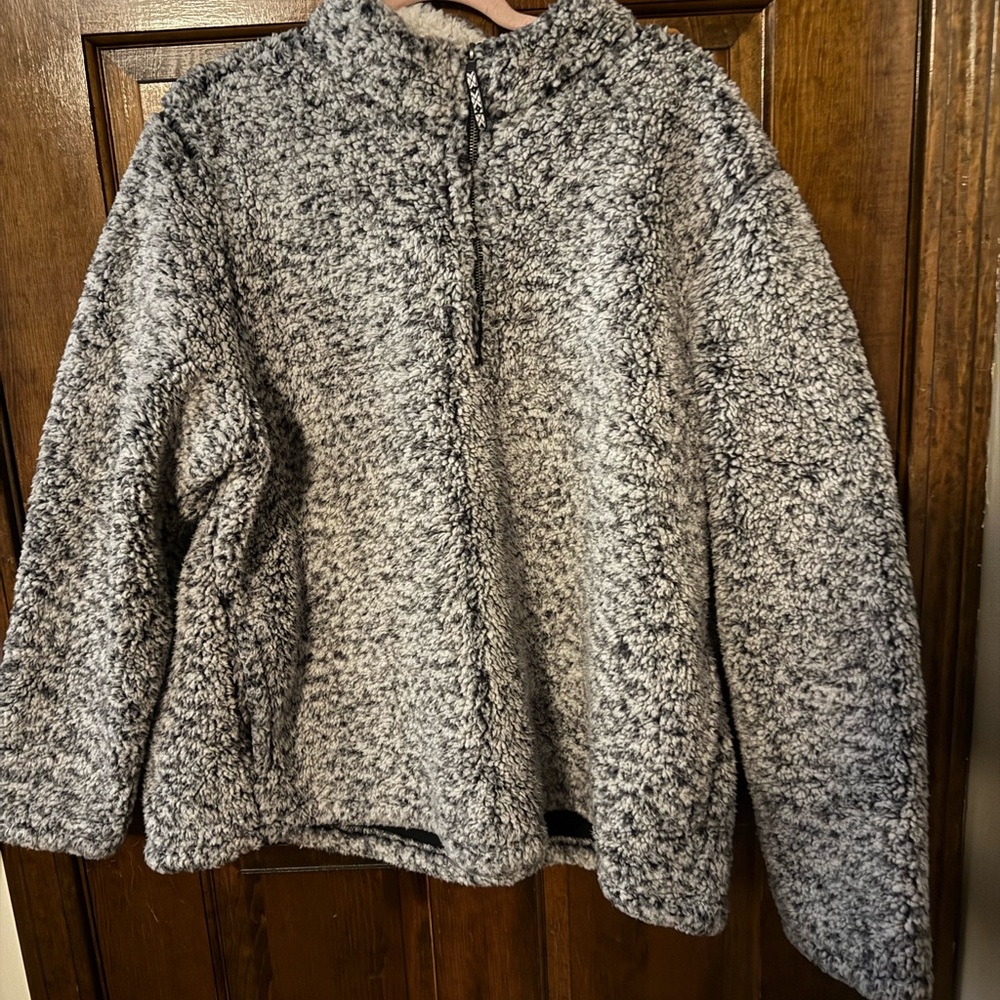 Time and Tru Black and White Fleece Jacket